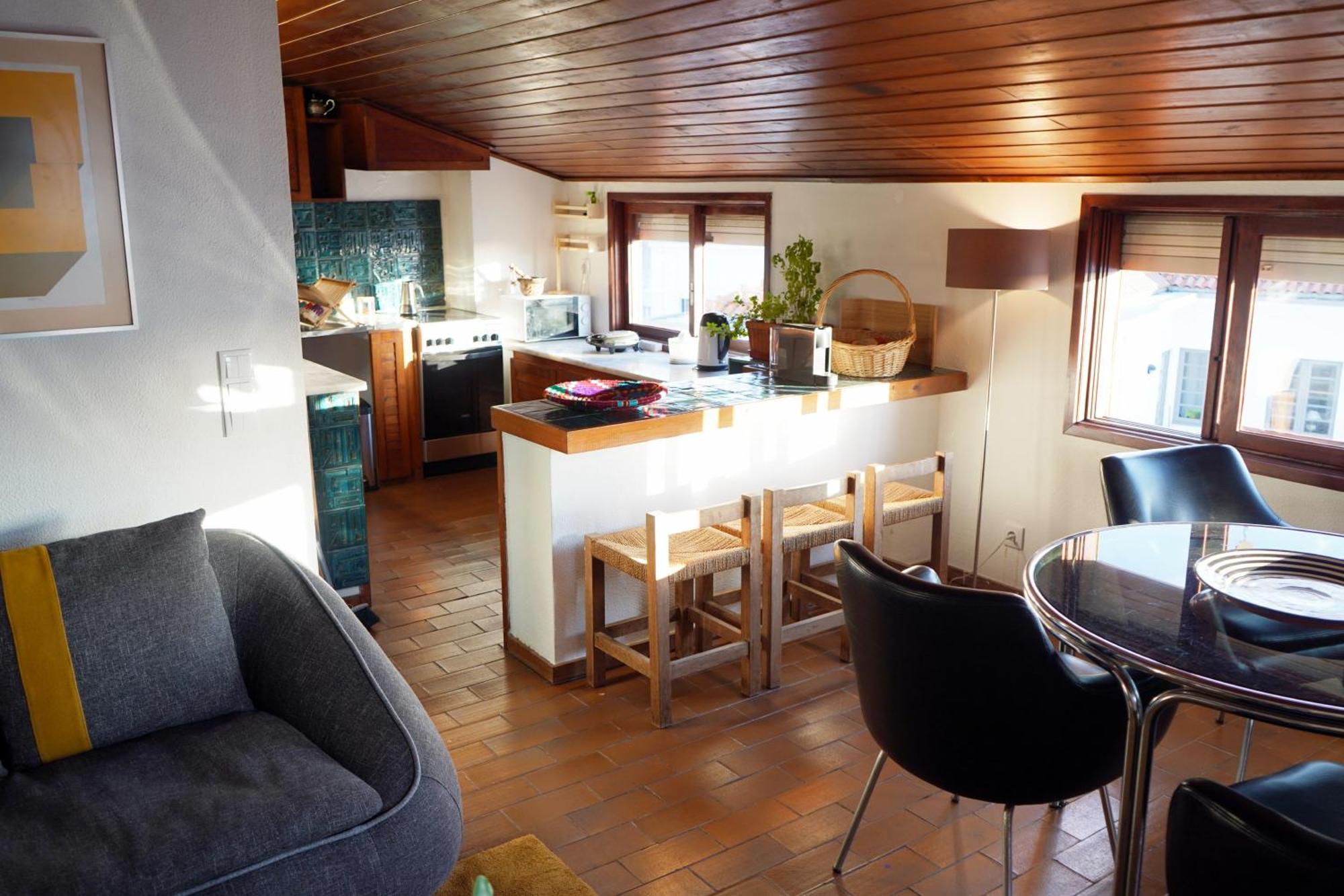 Vic Aveiro Arts House Hotel Bagian luar foto
