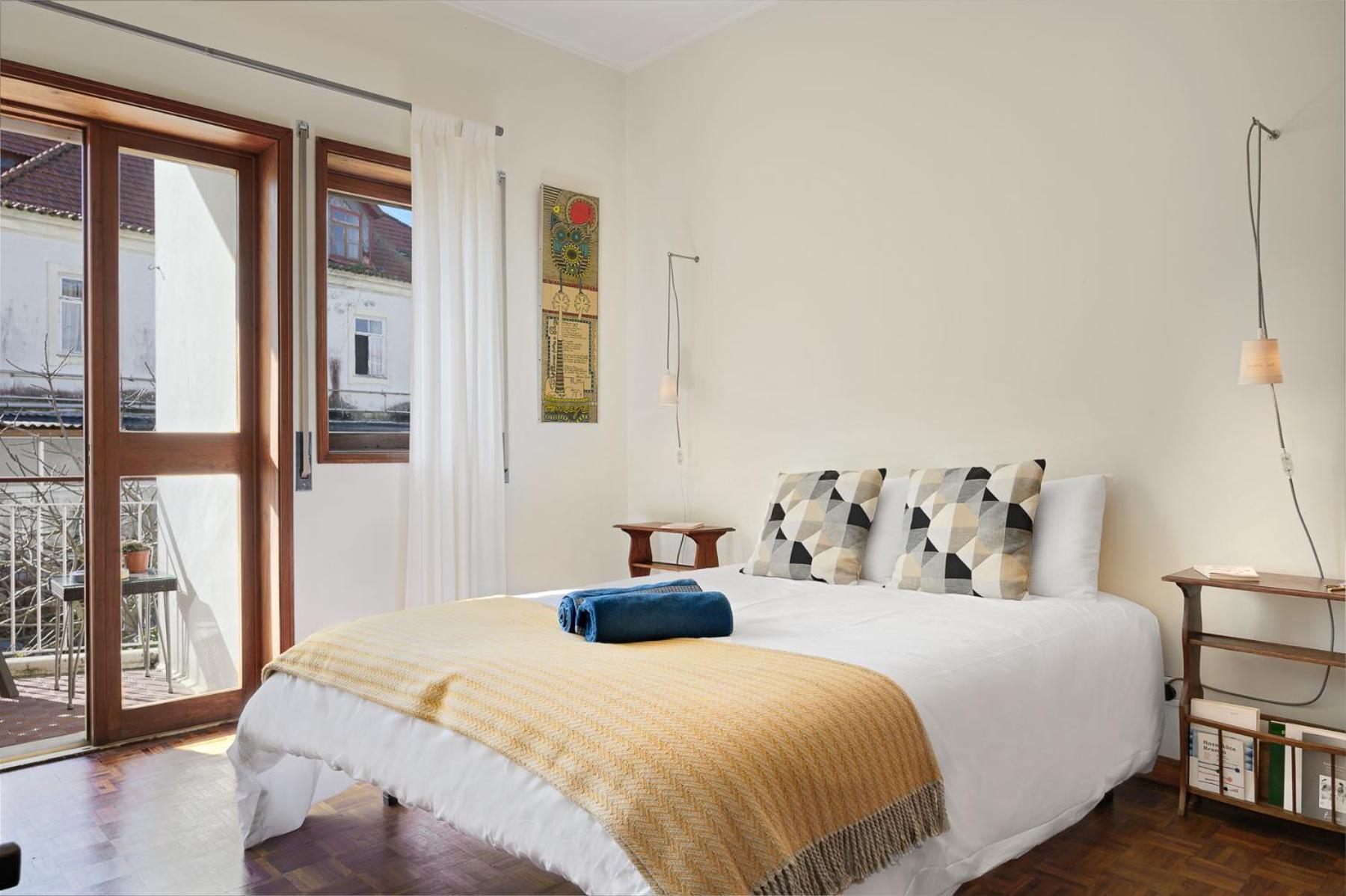 Vic Aveiro Arts House Hotel Bagian luar foto