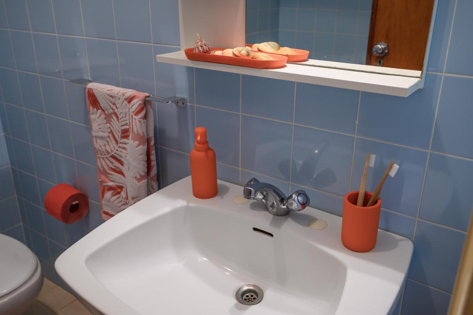Vic Aveiro Arts House Hotel Bagian luar foto